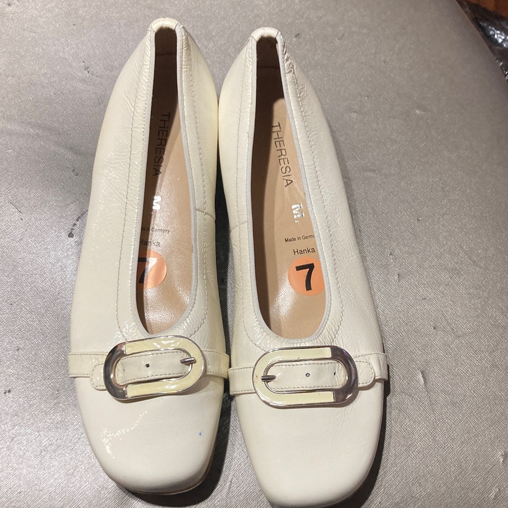 Theresia M Hanka Cream Women's Shoes with Buckle